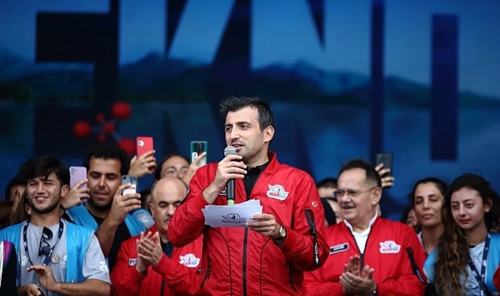 Selçuk Bayraktar, TEKNOFEST KARADENİZ ödül töreninde konuştu