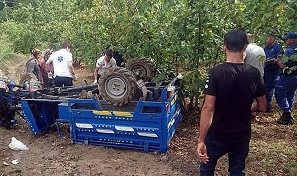 Siirt'te tarım aracı devrildi: 6 yaralı