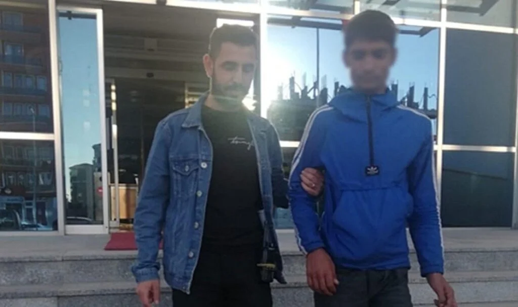 Silahlı yağma ve hırsızlık suçlarından aranan iki kişi Keşan’da yakalandı