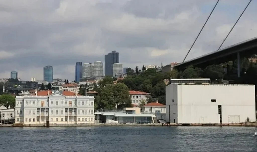 Son dakika... Fehime ve Hatice Sultan yalıları İBB'den alınarak Hazine'ye devredildi
