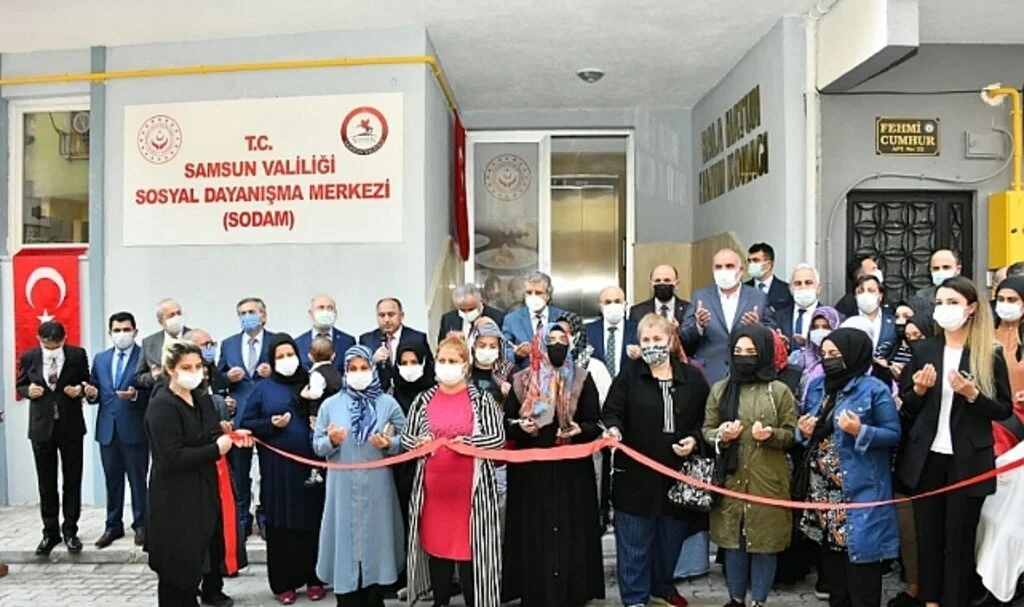 Sosyal Dayanışma Merkezi kursiyerlere ekmek kapısı oldu