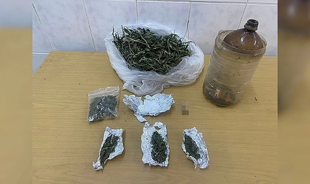 Şüphelenerek durdurdukları araçtan uyuşturucu çıktı