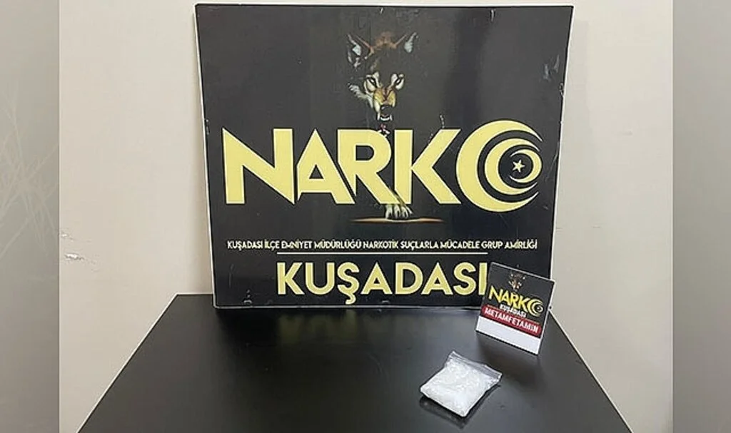 Şüpheli araçtan uyuşturucu çıktı