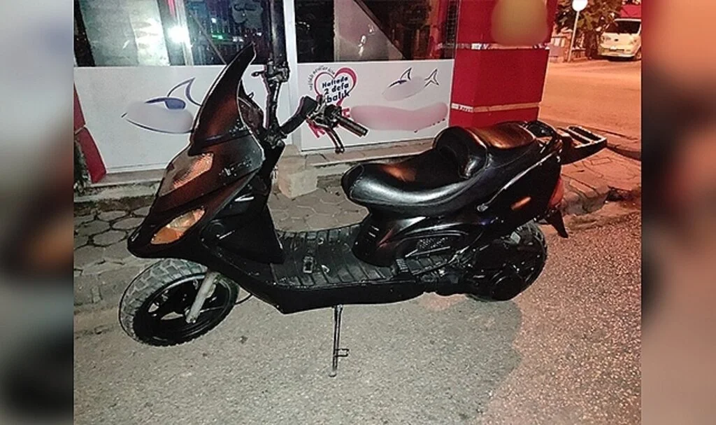 Şüpheli şahıslardan çalıntı motosiklet ve tabanca ele geçirildi