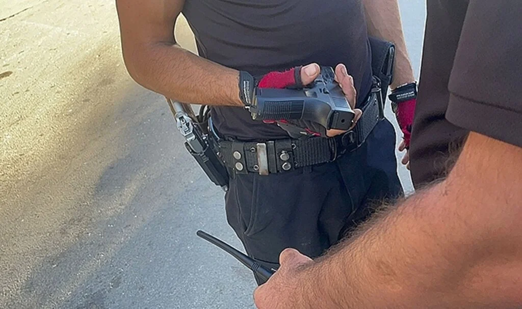 Şüpheli şahsın üzerinden silah ele geçirildi
