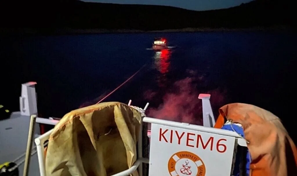 Sürüklenen tekne KIYEM ekiplerince kurtarıldı