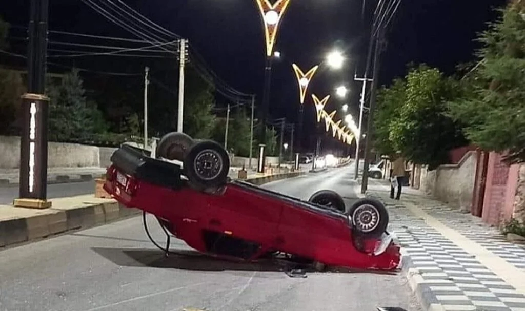 Takla atan otomobilini bırakıp kaçtı