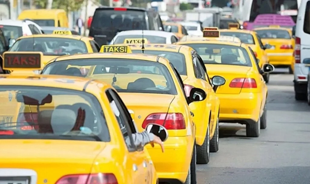 Taksi ücretlerine zam yapıldı