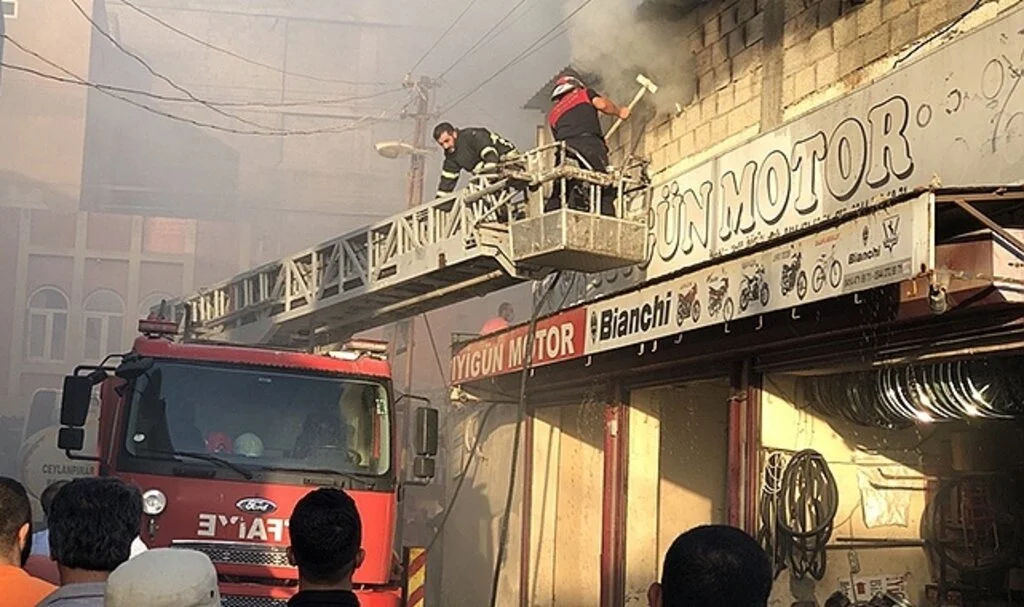 Tamirci dükkanının deposunda yangın