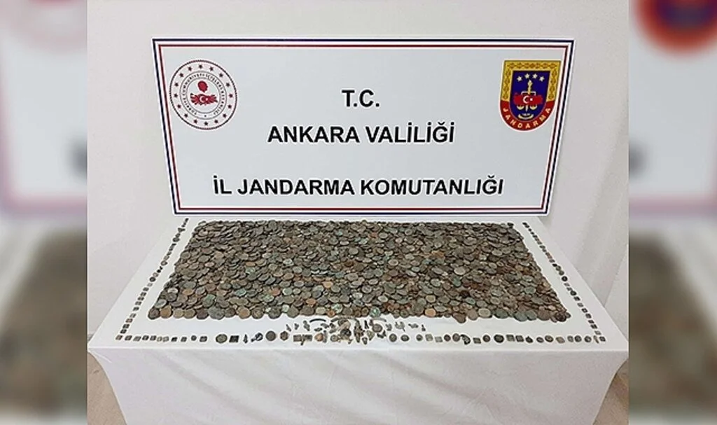 Tarihi eserleri satarken suçüstü yakalandı: 5 bin 715 sikke ele geçirildi