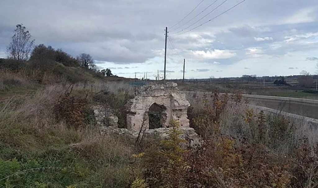 Tarihi hamam kalıntısı yok olmak üzere 
