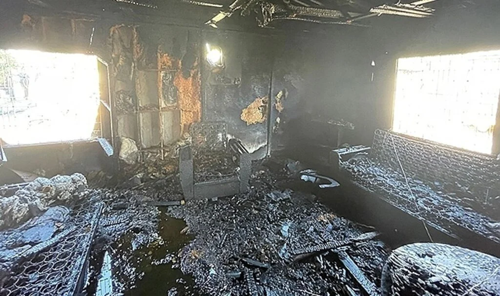 Tarsus’ta çıkan yangında ev kül oldu