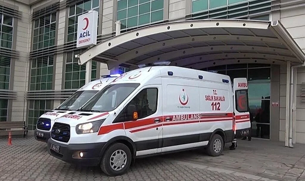 Tartıştığı kadının üzerine kızgın yağ döktü