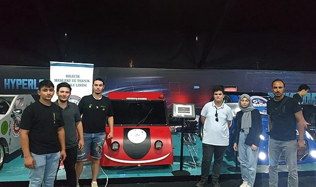 Tasarladıkları elektrikli araç TEKNOFEST'te görücüye çıktı