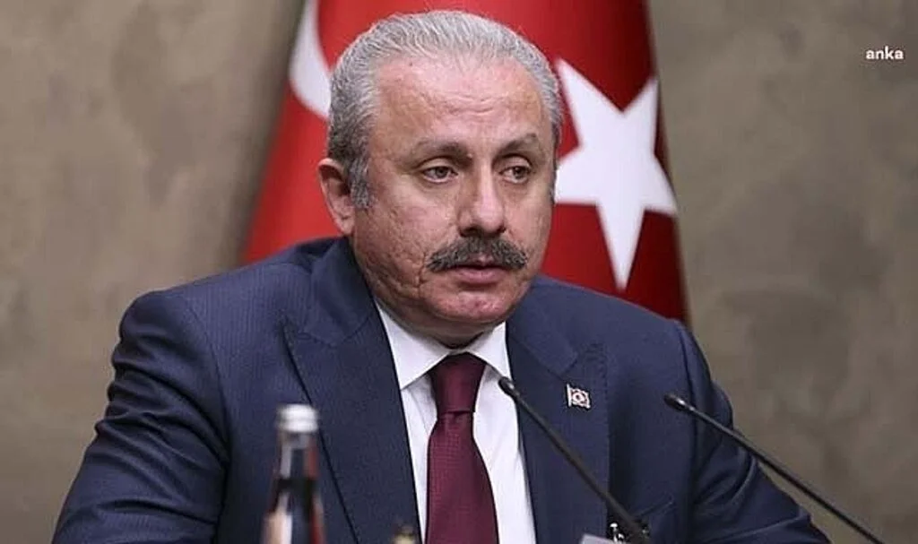 TBMM Başkanı Mustafa Şentop:" Yeni Eğitim-Öğretim Yılı Tüm Öğrencilerimiz,Öğretmenlerimiz ve Velilerimiz İçin Hayırlı Olsun,Başırılar Getirsin"