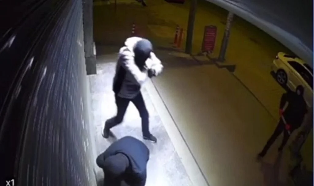 Tekirdağ'da kar maskeli hırsızlık çetesi kameraya yansıdı