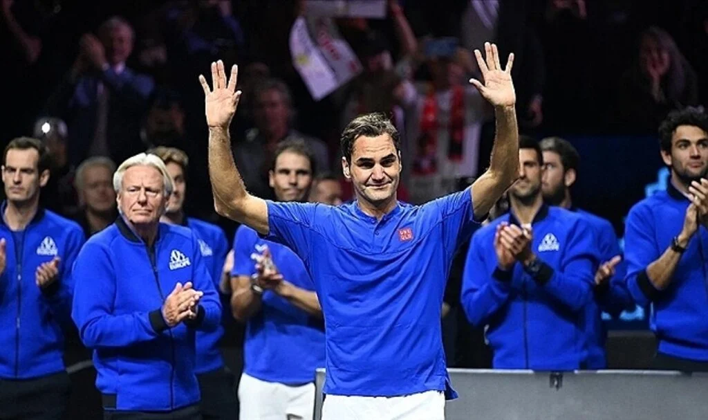 Tenisin efsanesi Federer son maçının ardından kortlara veda etti