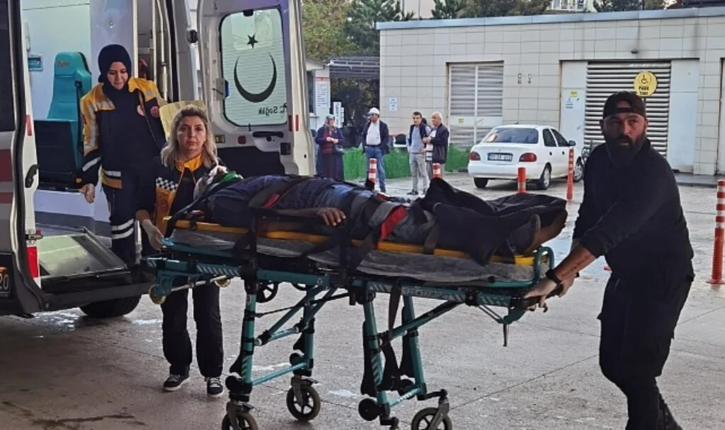 Tır bariyerlere çarptı: 1 yaralı