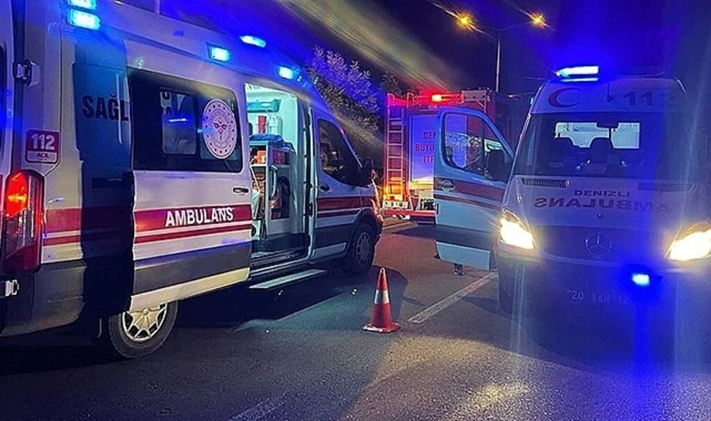 Tır ile otomobil çarpıştı: 1 ölü, 2 yaralı