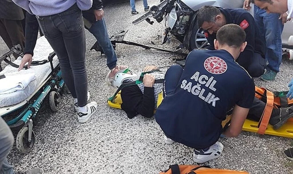 Tokat'ta iki otomobilin çarpıştığı kazada 4 kişi yaralandı