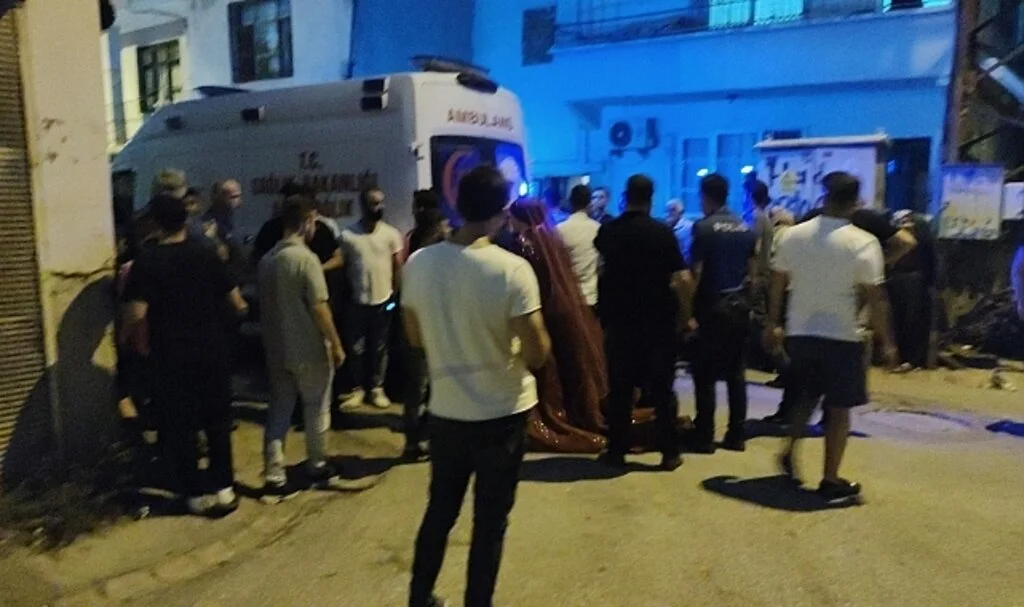 Torununun kınasına geldi, çatışmanın arasında kalıp öldürüldü