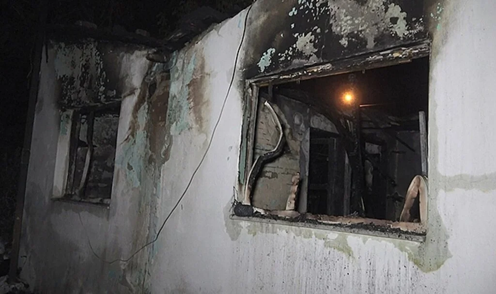 Tüp bomba gibi patladı, tek katlı ev küle döndü