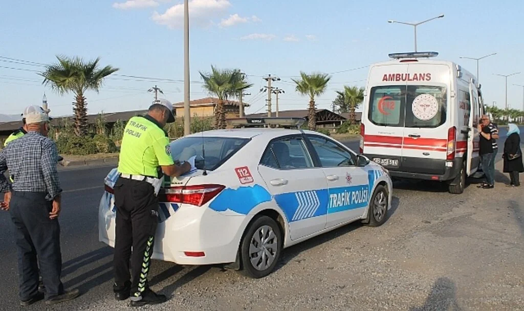 Turgutlu’da otomobil ile motosiklet çarpıştı: 1 yaralı