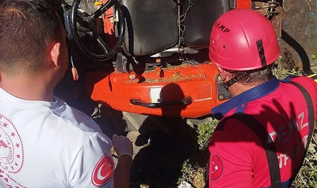 Uçuruma yuvarlanan traktörün yaşlı sürücüsü öldü