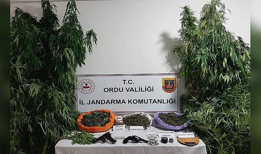 Uyuşturucu operasyonunda 2 kişi tutuklandı