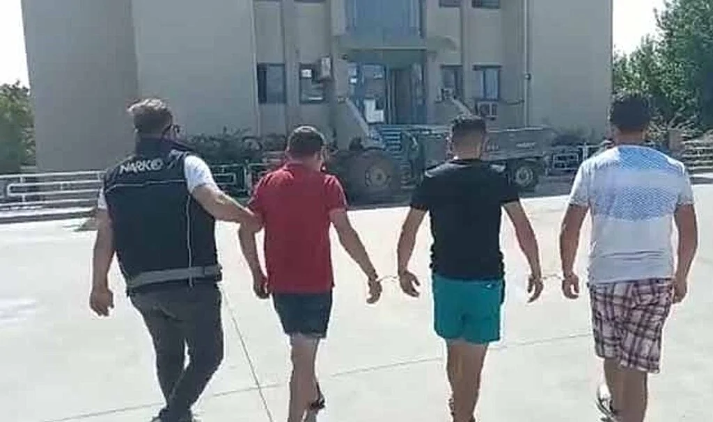 Uyuşturucu taciri 2 kardeş yakalandı