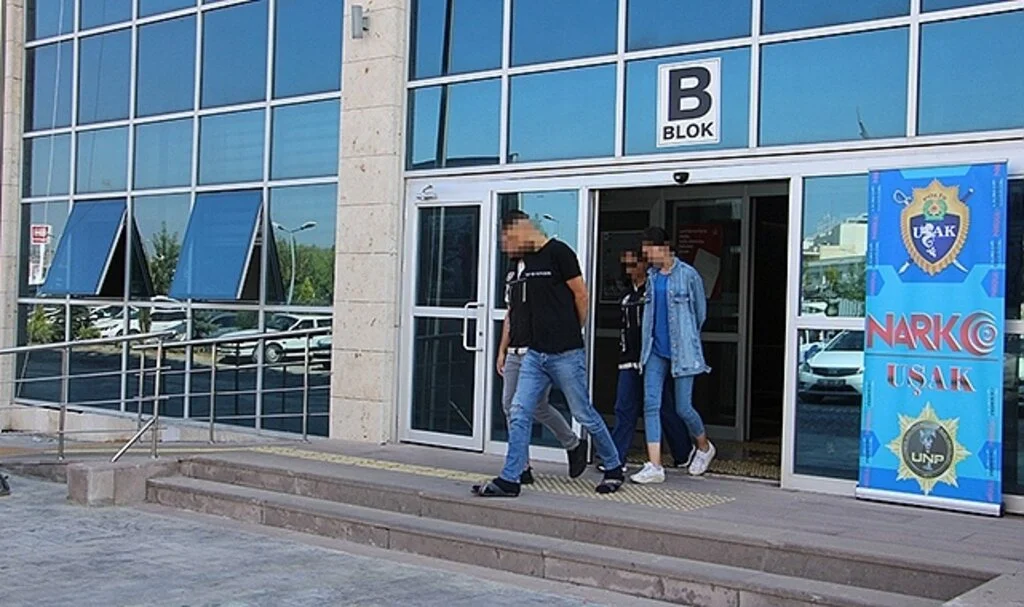 Uyuşturucu ticareti yapan koca tutuklandı karısı adli kontrolle serbest kaldı