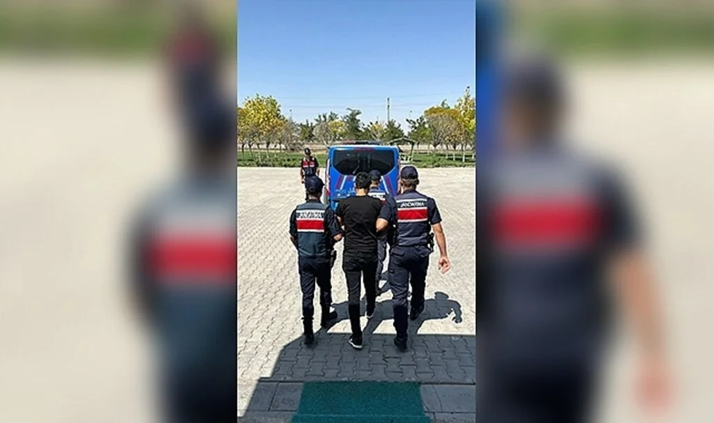 Uyuşturucudan aranan şahıs jandarma tarafından yakalandı