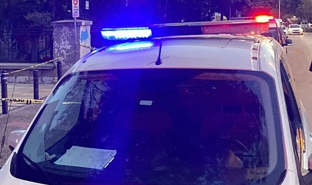 Uzaklaştırma kararı alan eşine sokak ortasında dehşeti yaşattı