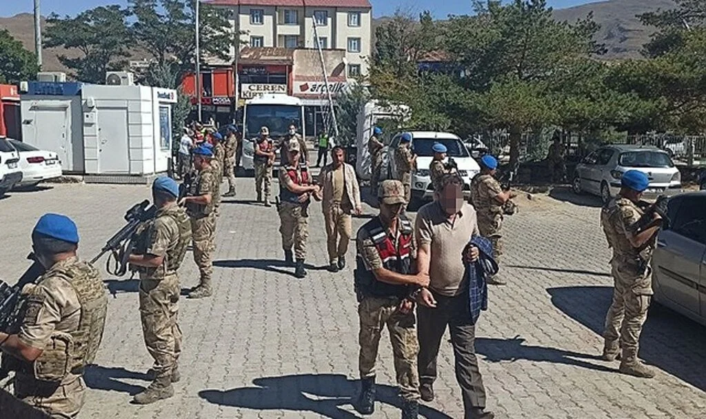 Van merkezli 4 ilde tefeci operasyonu: 17 gözaltı