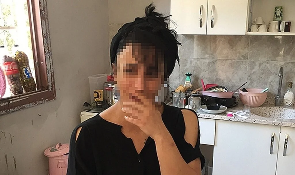 Yeni bebek dünyaya getiren kadına sevgili dayağı