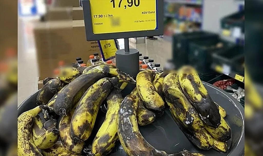 'Yerli muz' etiketiyle satılıyor! İstanbul'daki bir markette satılan indirimli muzlar gündem oldu