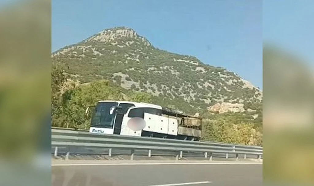 Yolcu otobüsü alev alev yandı