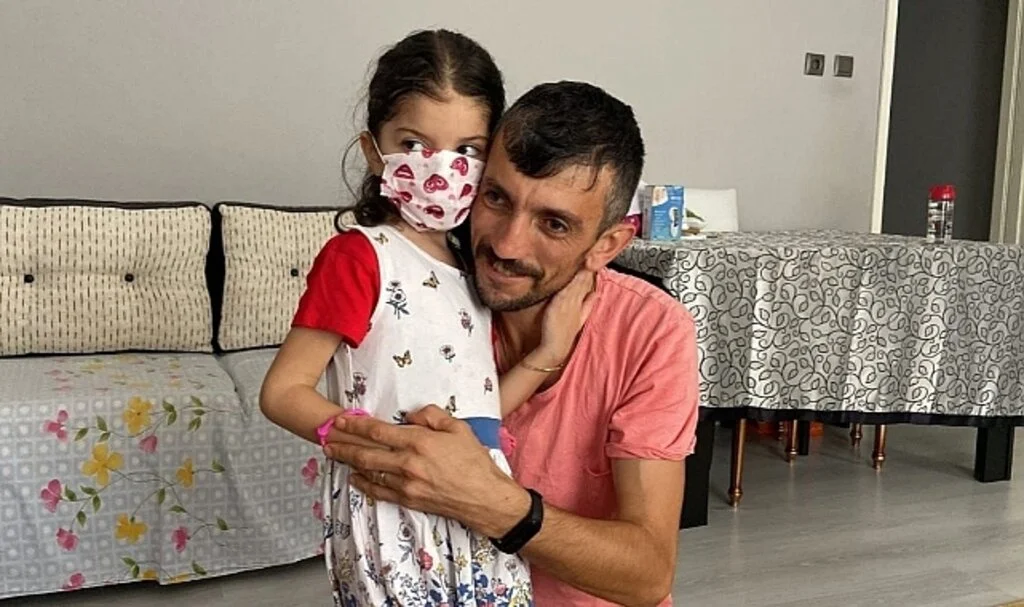 Zehirlenen 5 yaşındaki Nisanur, karaciğer nakli ile hayata tutundu