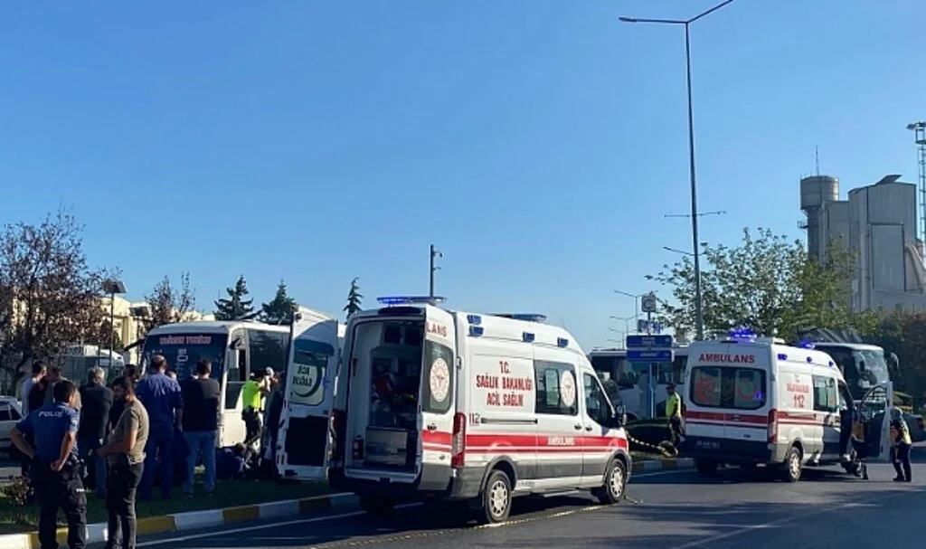 Zincirleme kazada 17 işçi yaralandı
