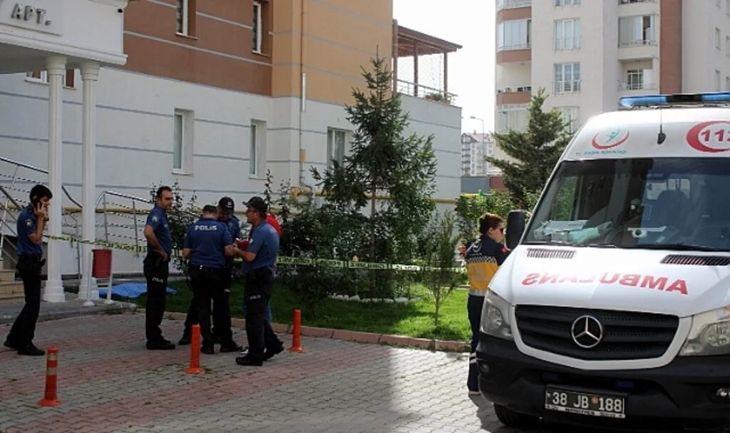 11. kattan düşen kadın hayatını kaybetti