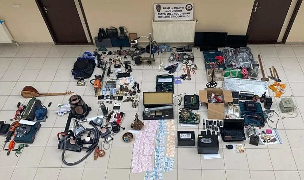 11 villadan 2 milyonluk soygun, girdikleri evde yemek pişirip yediler