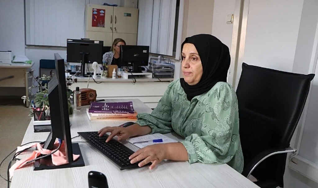 17 yıldır binlerce insanın kanser kaydını yapan kadın, meme kanserinden erken teşhisle kurtuldu