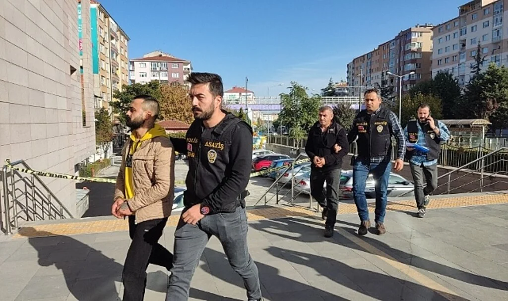 2 akrabasının evini kundaklayan şüpheli tutuklandı