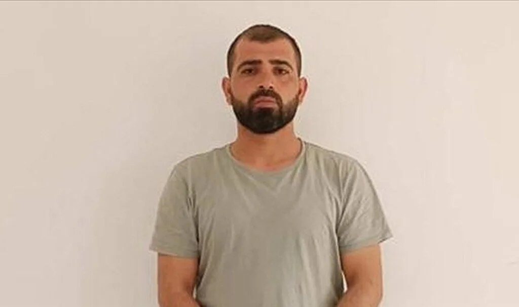 23 suçtan aranan PKK'lı terörist, jandarma tarafından durdurulan takside yakalandı
