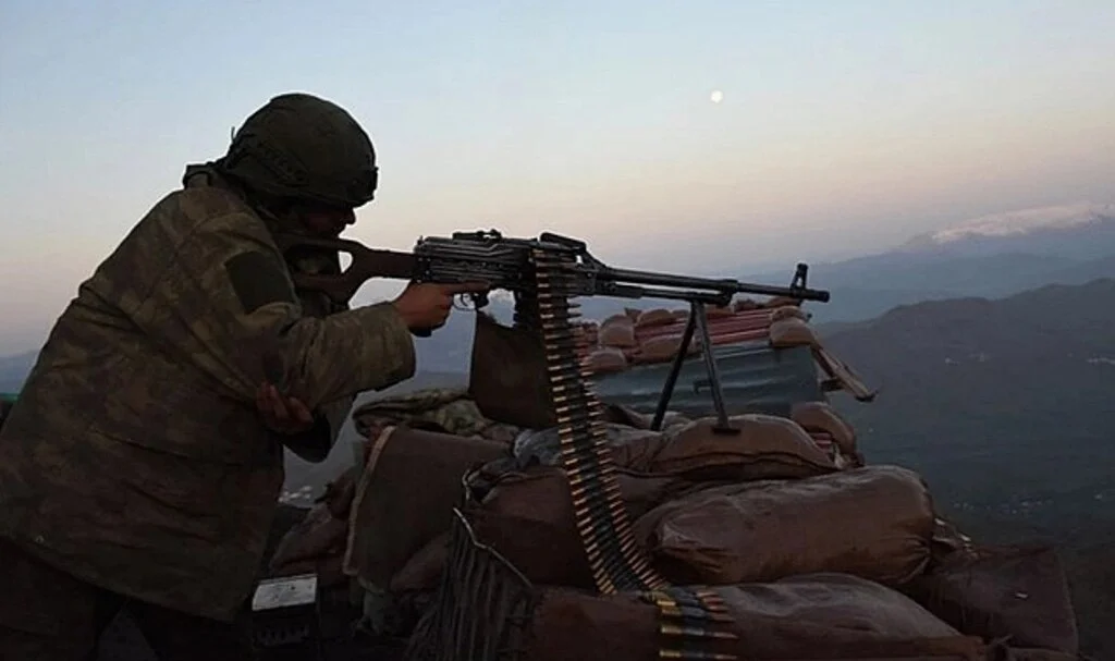 3 PKK mensubu daha ikna yoluyla teslim oldu