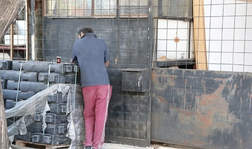 Acı haberi alarak olay yerine koştu, kardeşinin cesedine bir an olsun bakamadı