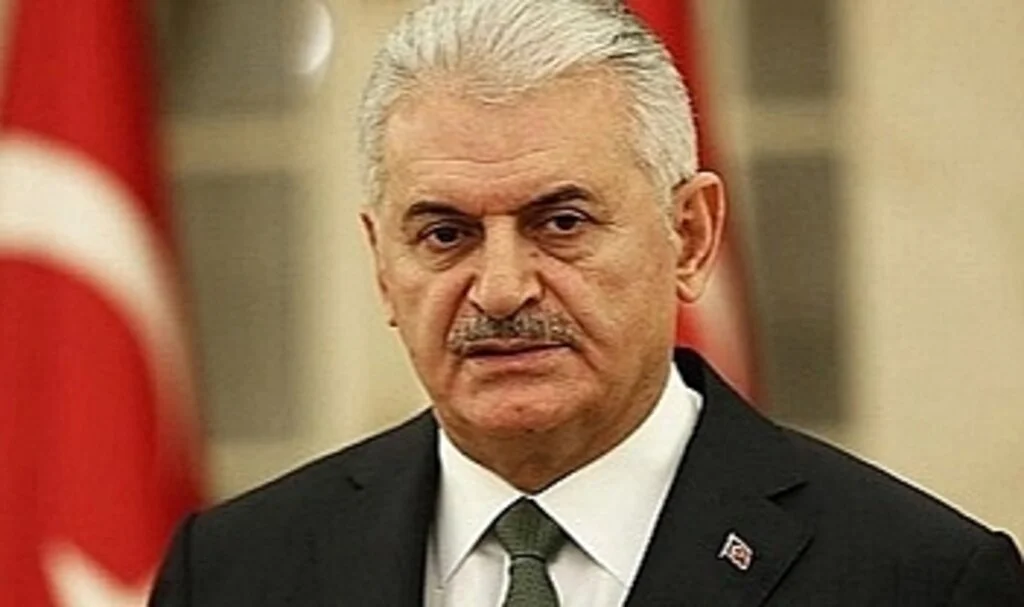 AK Parti Genel Başkan Vekili Binali Yıldırım, Azerbaycan’da trafik kazası geçirdi