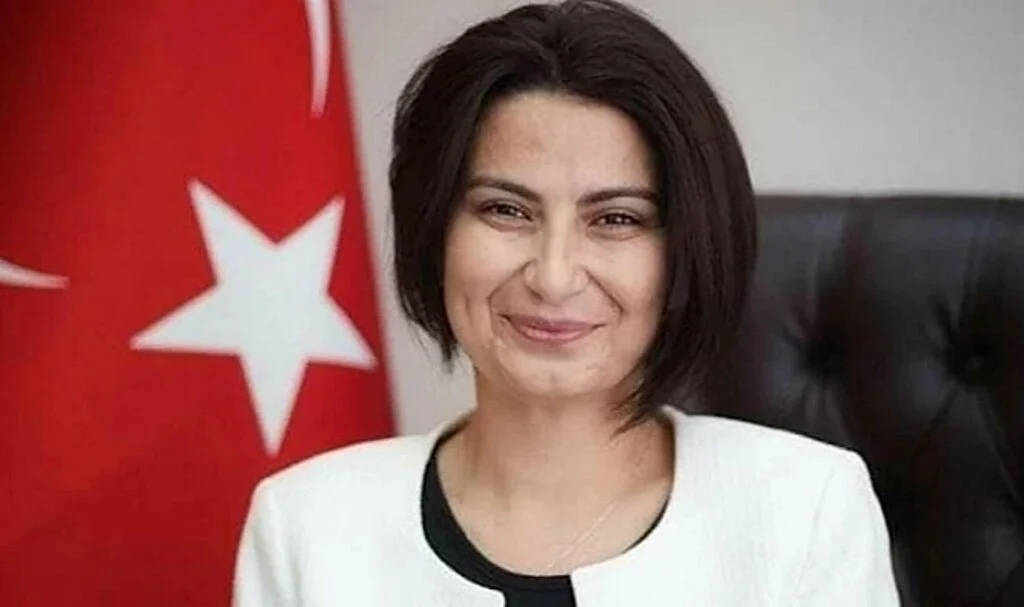 AK Parti’li başkanın makam odasından dinleme cihazı çıktı