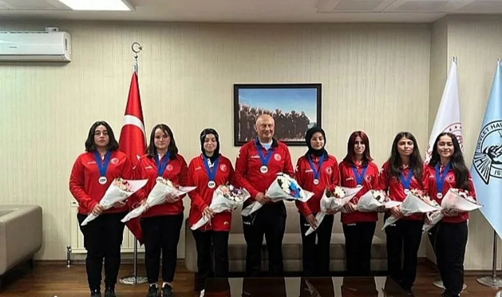 Alaçamspor Bocce Takımı Milli Sporcuları Antalya'ya Gitti