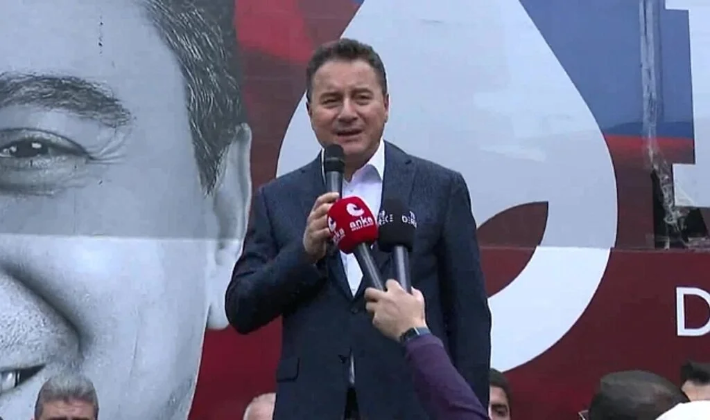 Ali Babacan Erzurum'da konuştu :"Bugün 'Ne oldu ,Nasıl oldu' Bunları konuşma günü değil bugün acıyı paylaşma günü"